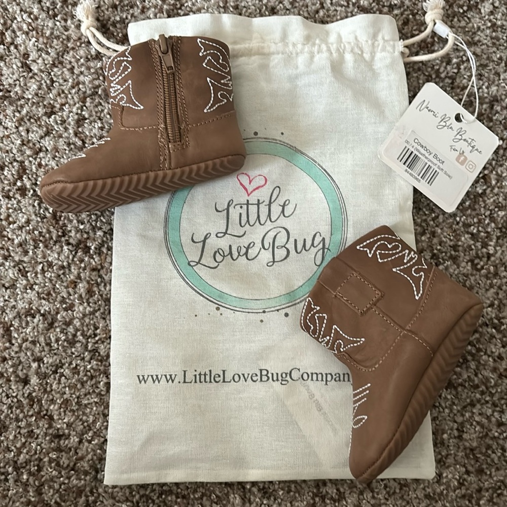 Little love bug cowboy boots NWT Size 4